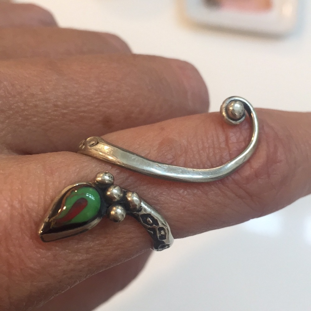 Beautiful 🐍 ring - Picture 3 of 7